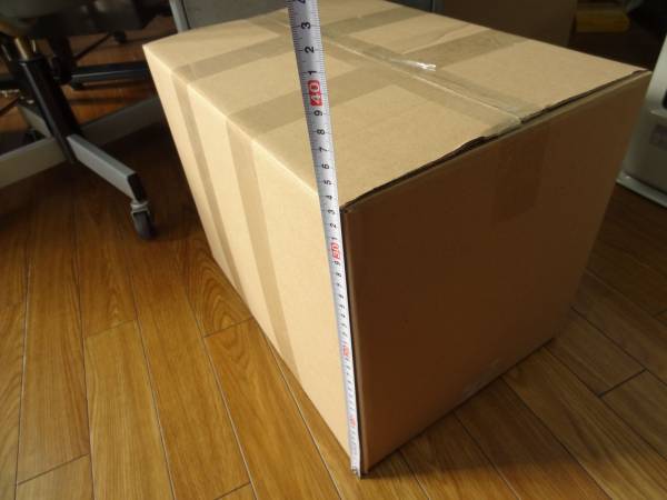 【送料無料】ヌメ革☆牛革　ハギレ大箱　約１０㌔！