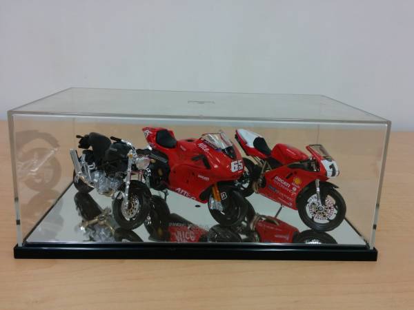 Ducati Desmosedici／Monster／996 セット 1/18 Maisto_3
