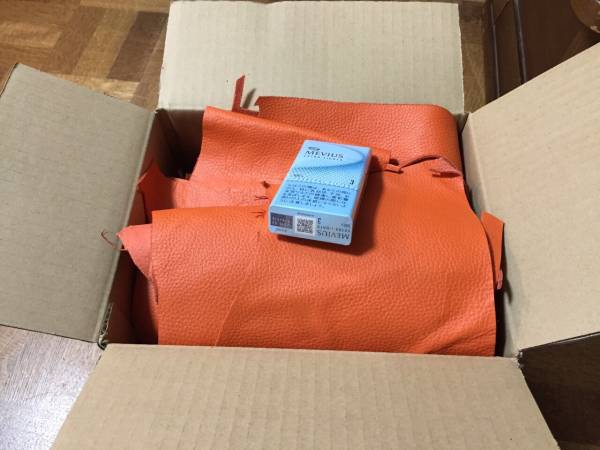 本牛革 ハギレ ダンボール一箱分_2