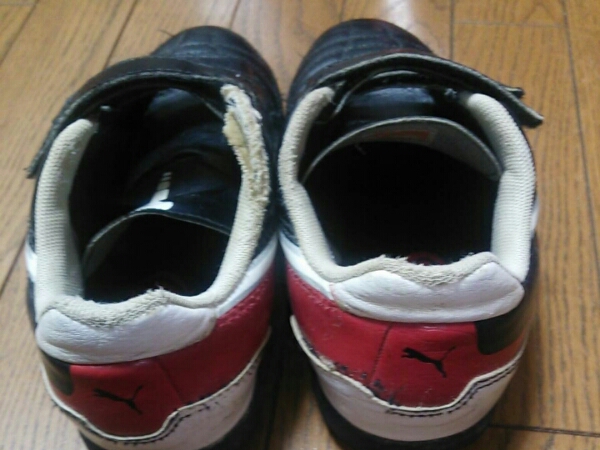 ナイキ☆サッカーシューズ☆２１or２０☆黒×白×赤_2