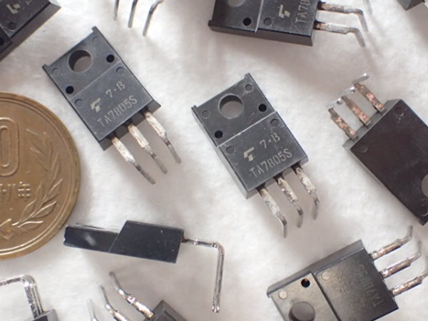 ・【056】電子部品　東芝　レギュレータ　TA7805S