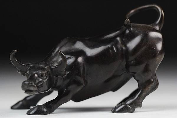 【三渓堂】時代 細工 銅製 闘牛 置物 12x9cm 0.4kg K485