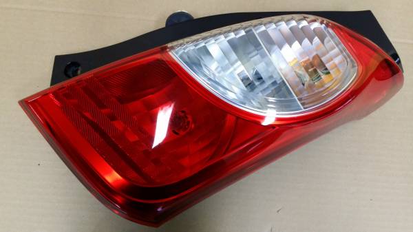アルト　ALTO HA25S テール　ライト　ランプ　右