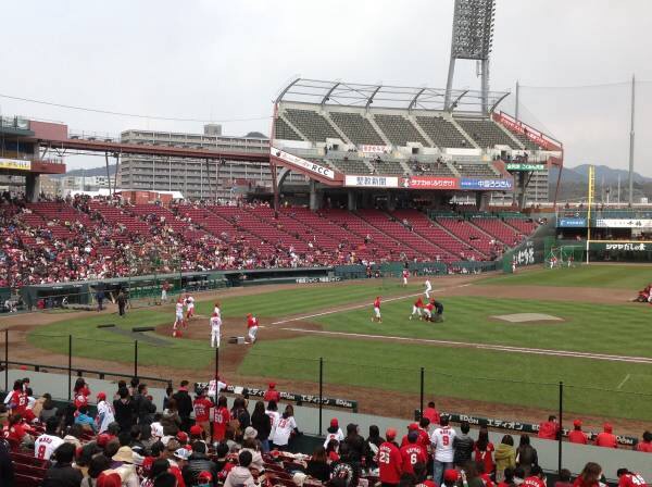 4/20 広島VS巨人　内野指定席A 2枚1塁　連番 4月7日◇広島カープ×巨人 S指定席1塁通路側