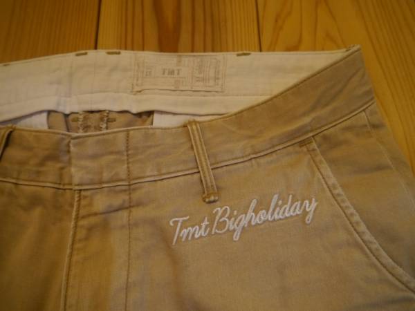 TMT BIG HOLIDAY チノパンツ 刺繍　サイズＬ