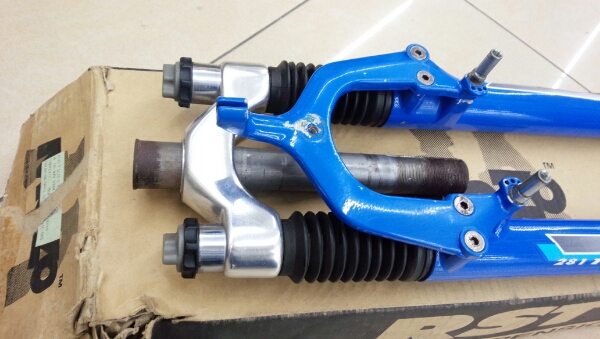 サスフォーク Rst 281 Tl １インチ コラム ネジ切り サスペンションフォーク 売買されたオークション情報 Yahooの商品情報をアーカイブ公開 オークファン Aucfan Com