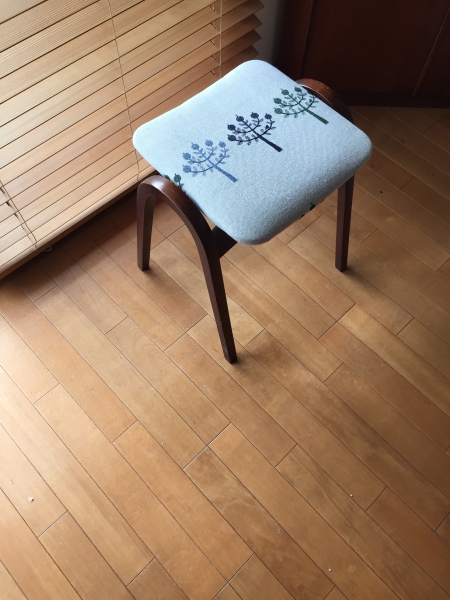 秋田木工 剣持スツール ringo( ミナペルホネン 生地 はぎれ 椅子