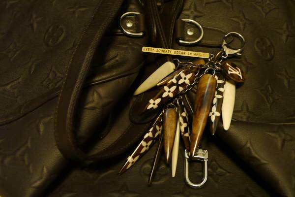 限定ルイヴィトン モノグラム・レヴェラション キーポル45