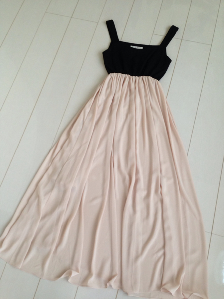 darrlin ブラックピンク マキシワンピース