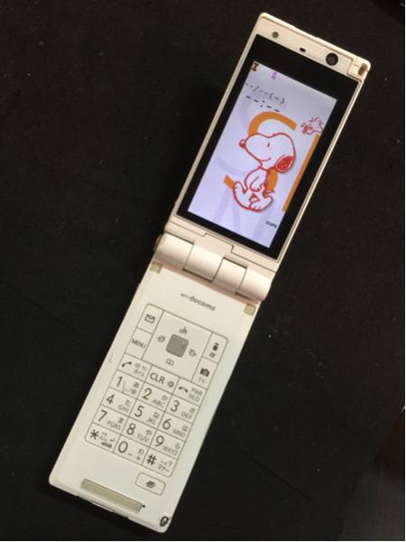 DoCoMo ドコモ P-03A ガラケー スヌーピー ※送料無料 白ロム(携帯電話