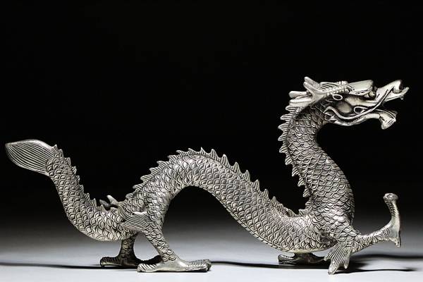 【三渓堂】細工 銀製工芸 美品 龍彫り 置物 31cm 0.75kg M1524