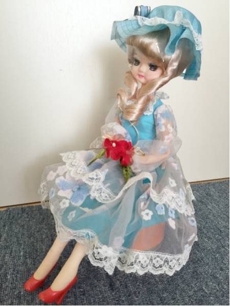 座っているフランス人形 Sankyo Orgel 魅惑のワルツ オルゴール その他 売買されたオークション情報 Yahooの商品情報をアーカイブ公開 オークファン Aucfan Com