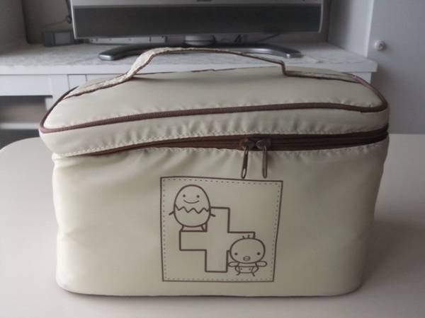 たまひよ 救急箱 お薬収納ケース バッグ 子供 ベビー用に その他 売買されたオークション情報 Yahooの商品情報をアーカイブ公開 オークファン Aucfan Com