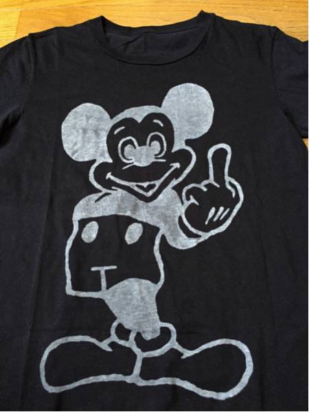 黒ボディ ミッキー 中指 Fuck Tシャツ ビンテージエロ90s珍品80s イラスト キャラクター 売買されたオークション情報 Yahooの商品情報をアーカイブ公開 オークファン Aucfan Com