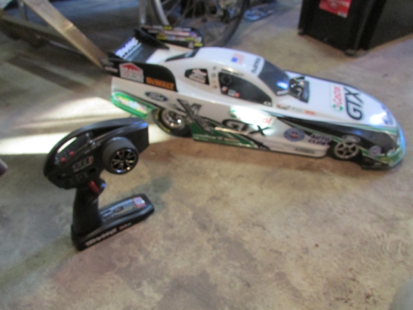 ☆トラクサス 1/8 NHRA ファニーカー ドラッグレース(完成品（電動