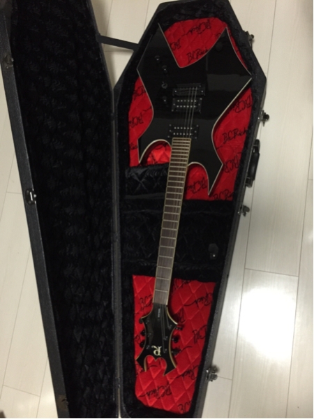 B.C.Rich WARLOCK V系変形ギター 棺桶ハードケースとおまけ付き!(B.C.