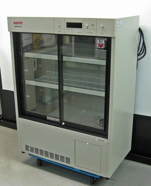 格安 買う SANYO 薬用冷蔵ショーケース MPR-162D（CN） 送料無料