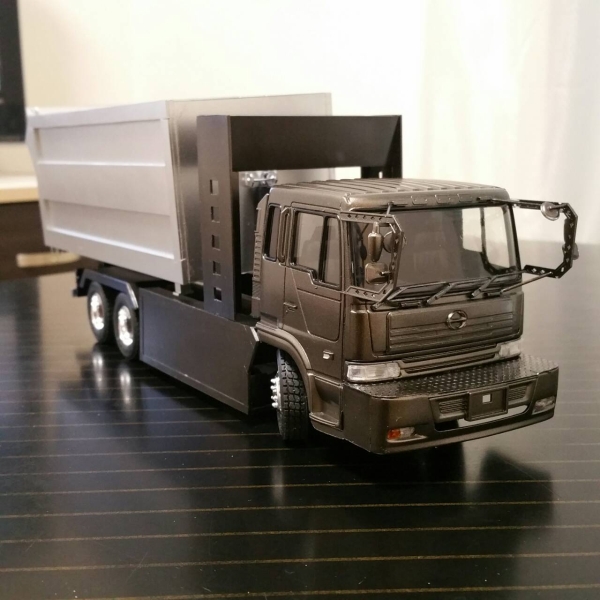 完成品 1/32 デコトラ プロフィア アームロール(トラック、トレーラー