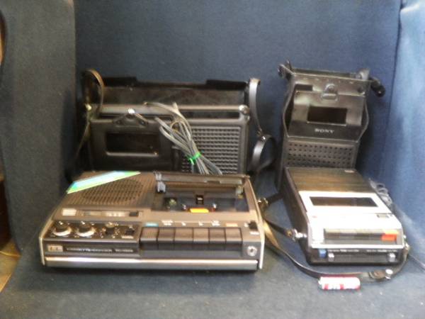 古いSONYカセットレコーダー,2台,TC-1313,TC1365、ジャンクで(一般
