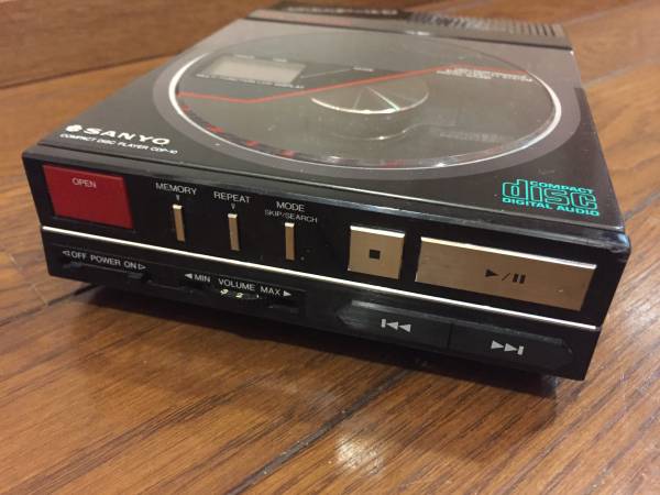 ◇初期のポータブルCDプレーヤー SANYO CDP-10 サンヨー(CDプレーヤー