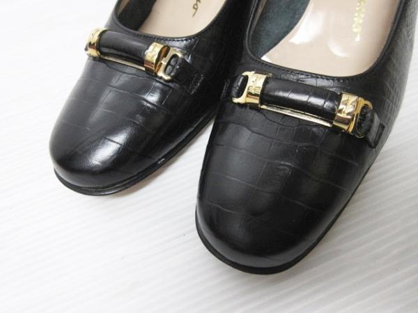 ✨極美品✨　フェラガモ　黒　レザー　パンプス　24 サルヴァトーレフェラガモ パンプス シューズ レザー 黒 7 24 【公式通販】