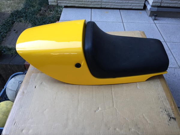 RZ50シートカウル