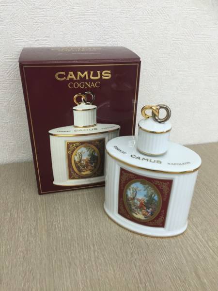 CAMUS カミュ ナポレオン 陶器ボトル コニャック 箱付 未開栓
