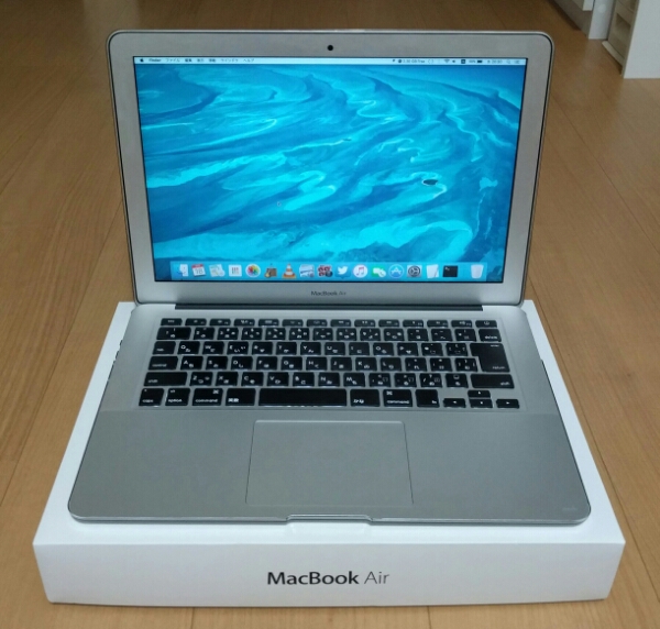 【超美品】MacBook Air 13.3-inch 4GB/128GB MD760J/A【お得品】