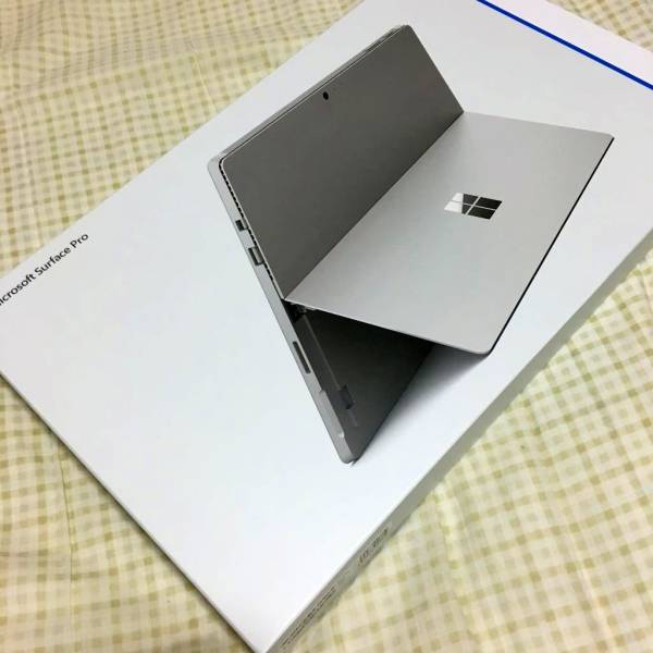 【新品未開封】Surface Pro 4（i5／256GB／8GB） CR3-00014_1