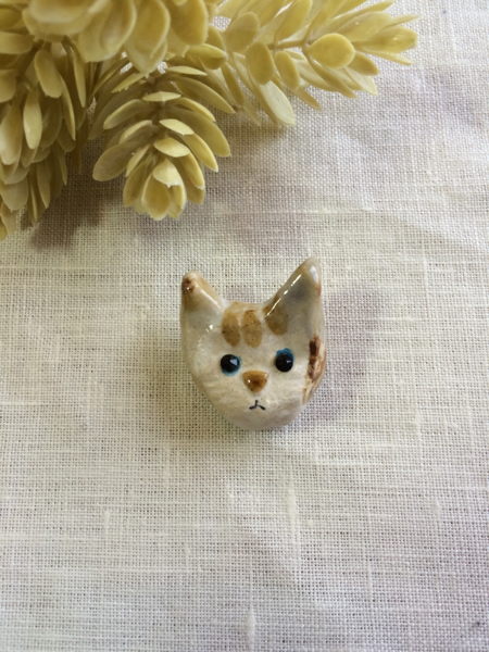 陶器 猫 ネコ ハンドメイド ブローチ 手作り ナチュラル ブローチ 売買されたオークション情報 Yahooの商品情報をアーカイブ公開 オークファン Aucfan Com