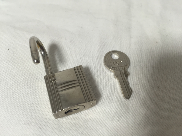 1円～本物エルメスHERMESカデナ鍵南京錠100番エールラインバッグ