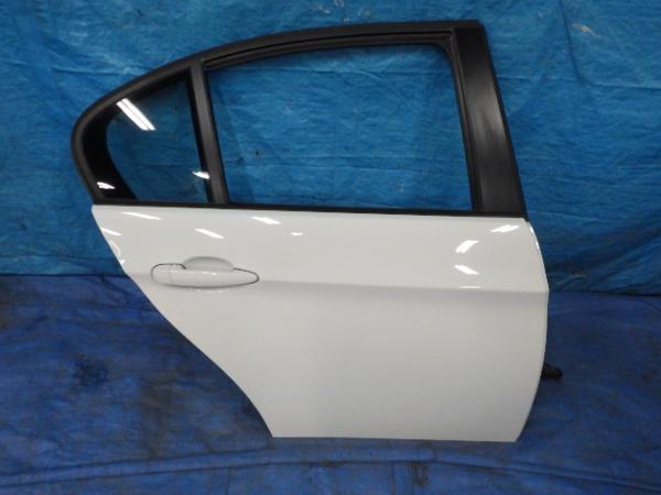 ◆BMW320i[E90後期セダン]リア右ドア(リヤ右ドア)ロックPWガラス