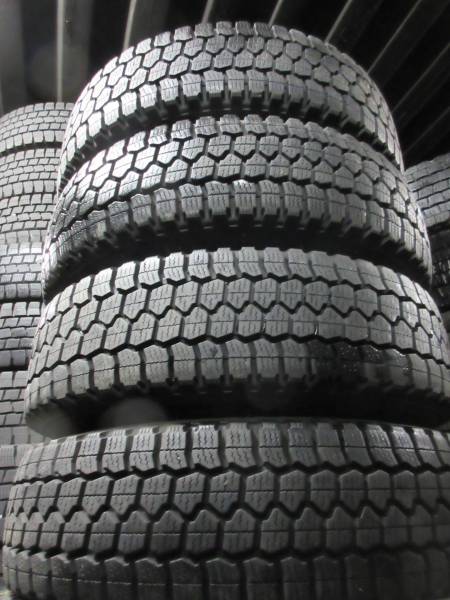 ◆バリ山スタッドレス◆１９５/８０R１５◆ハイエース２００系