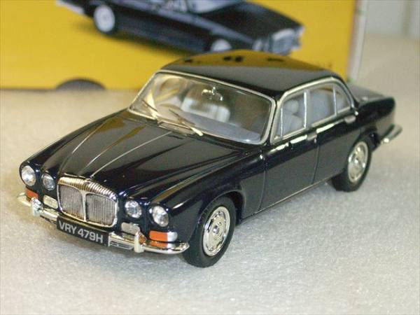 1/43 バンガーズ デイムラー ソブリン *08800*紺 Jaguar Daimler