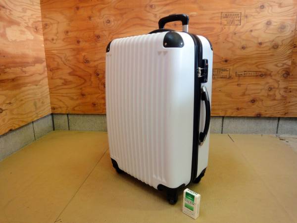 新品 超軽量スーツケース 中型（M）54L TSAロック ホワイト（A64