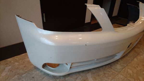 １８　クラウン　ロイヤル　純正　フロントバンパー　パール