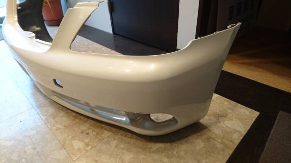 １８　クラウン　ロイヤル　純正　フロントバンパー　パール