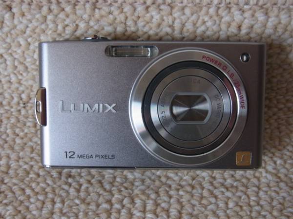 Panasonic デジタルカメラ 1210万画素 DMC-FX60 （美品）