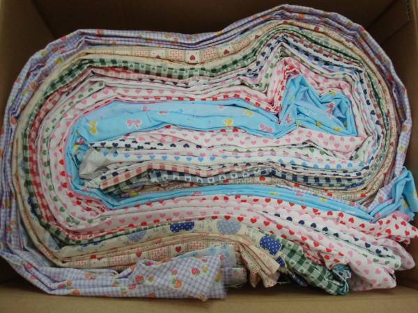 ★ハート、イチゴ柄のはぎれ４Ｋｇ詰め合わせ★