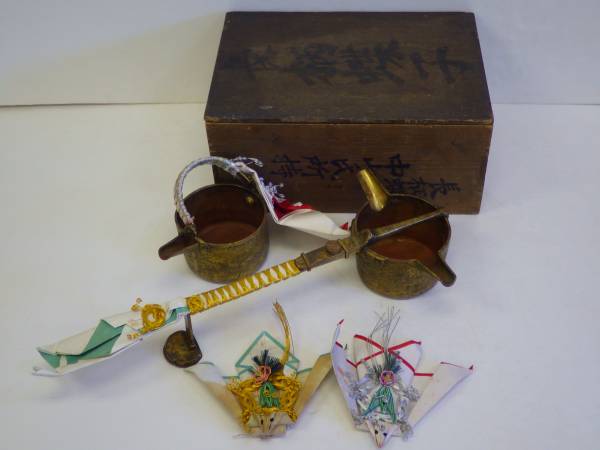 蔵出し江戸明治骨董 長柄銚子・提子 彫入 真鍮製