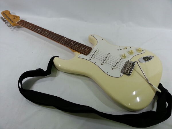 Fender Japan □ ストラトキャスター□【7K8621】 【公式通販】