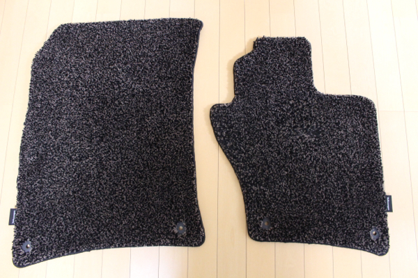 トゥアレグ7P 純正オプションフロアマット