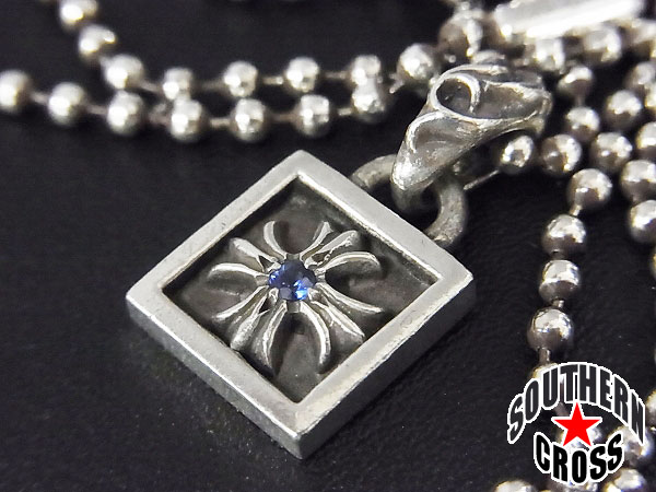 クロムハーツ【7万↑】フレームドCHプラスチャームW/サファイア