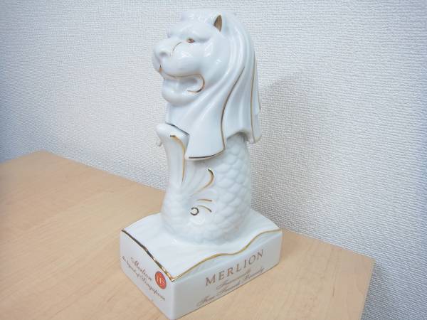 未開栓 古酒☆MERLION マーライオン ブランデー 白 陶器ボトル