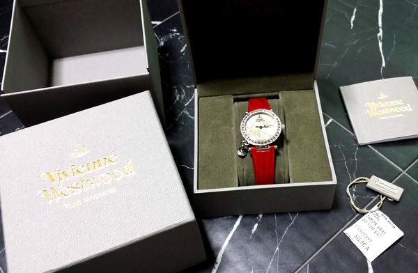 未使用保管品♪ヴィヴィアン ウエストウッドの腕時計☆