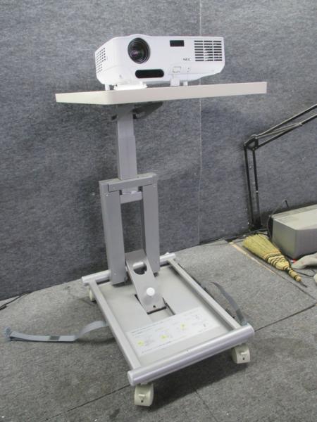 NEC NP41 ランプ使用時間 37h プロジェクタ台付属 中古 Y3289 本体