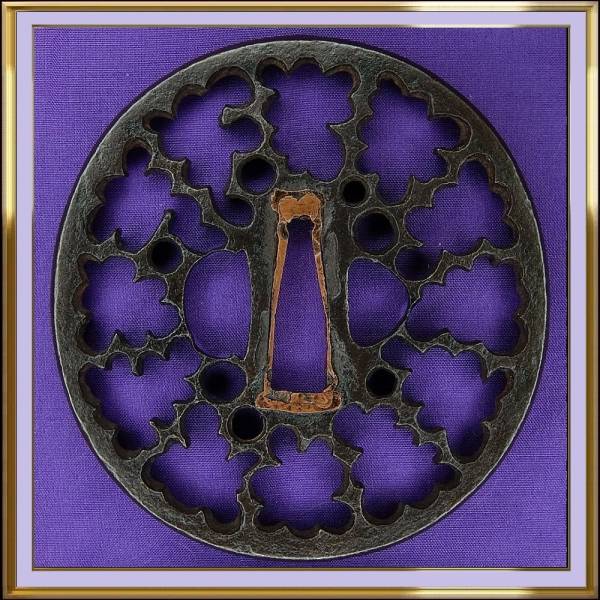 e0602 刀装具 赤坂 分銅に雁の図透かし 鉄地 鍔 検:鍔 目貫