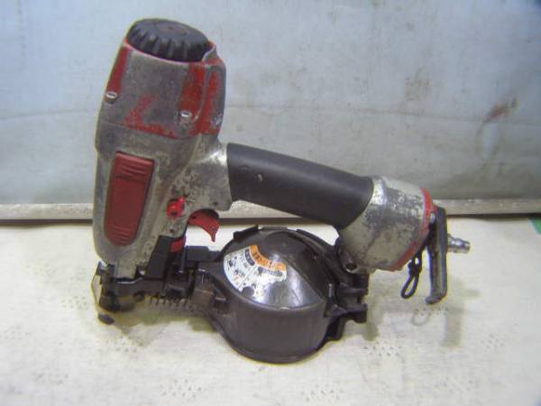 NO.1　メーカー表示無！エアー釘打ち機！エアー漏れ無！本体のみ