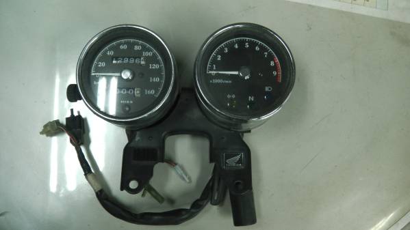 ホンダ　CB400SS　メーター　ジャンク　動作未確認