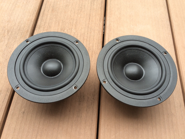 スキャンスピーク scanspeak 16cm ウーファー 15W/8434G00